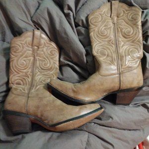 Durango size 9 cowgirl boots.